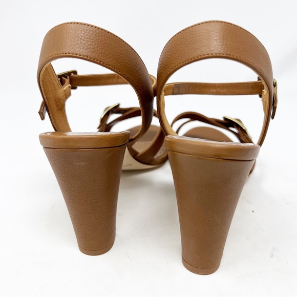 📍SOLD📍Manolo Blahnik Rioso Buckle Sandals - Picture 5 of 9